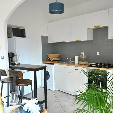 The Seaside Serenity - Calm & Charming Bay View Flat - Heart Of *